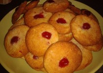 Cookies noix de coco et cerises confites (SandraC)