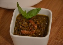 Lentilles mijotées, échalotes, carottes et lardons (MaevaB)