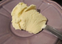 Glace vanille au lait concentré sucré (ValF)
