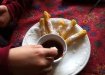 Churros sauce chocolat (Valvanille)