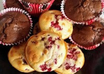 Muffins aux framboises ou cerise ou chocolat (Catoche)